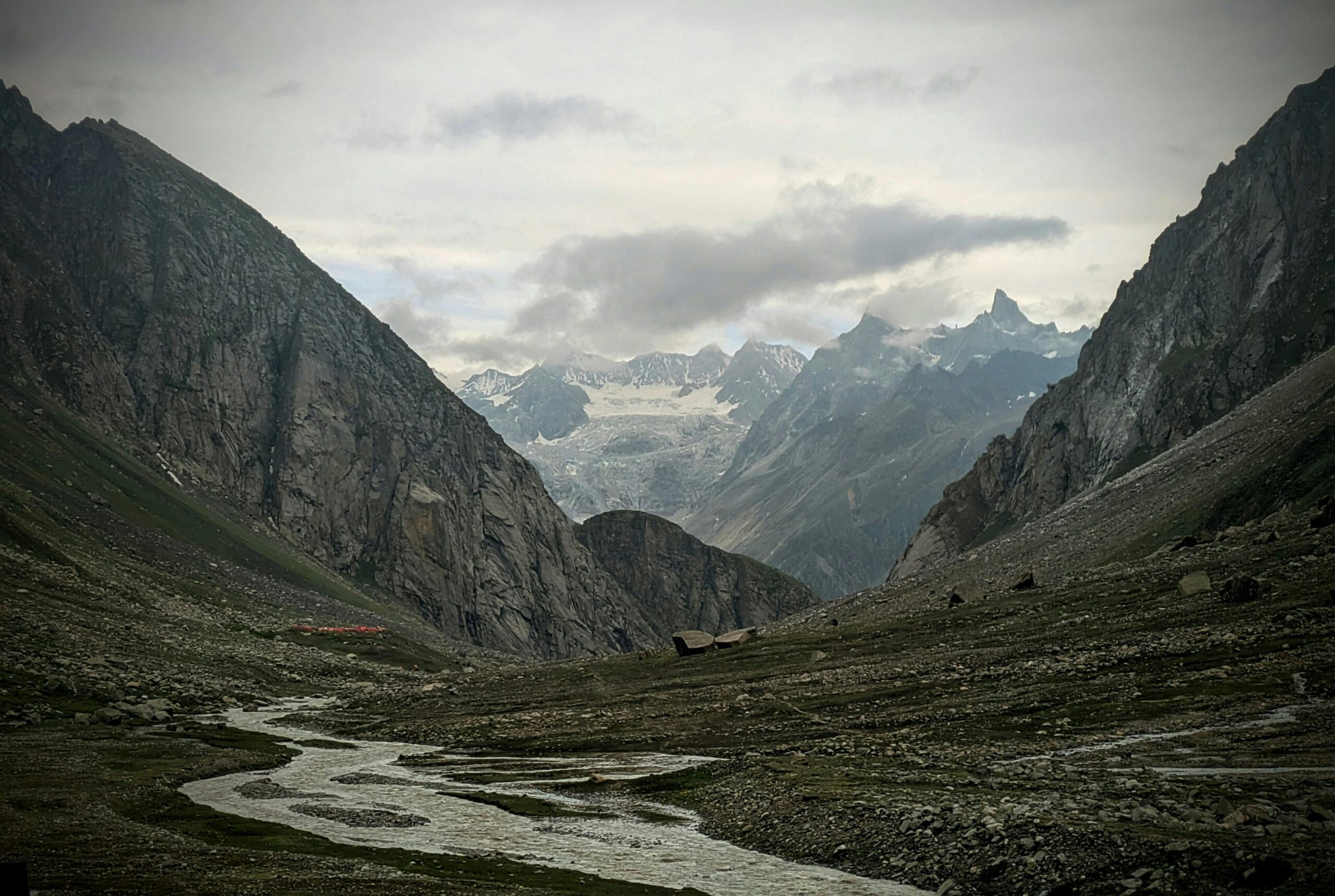 ❄️ Sach Pass – The Gateway to Pangi Valley
Altitude: 4,420 meters (14,500 feet)
Location: Chamba District, Himachal Pradesh
Best Time to Visit: Mid-June to Early October